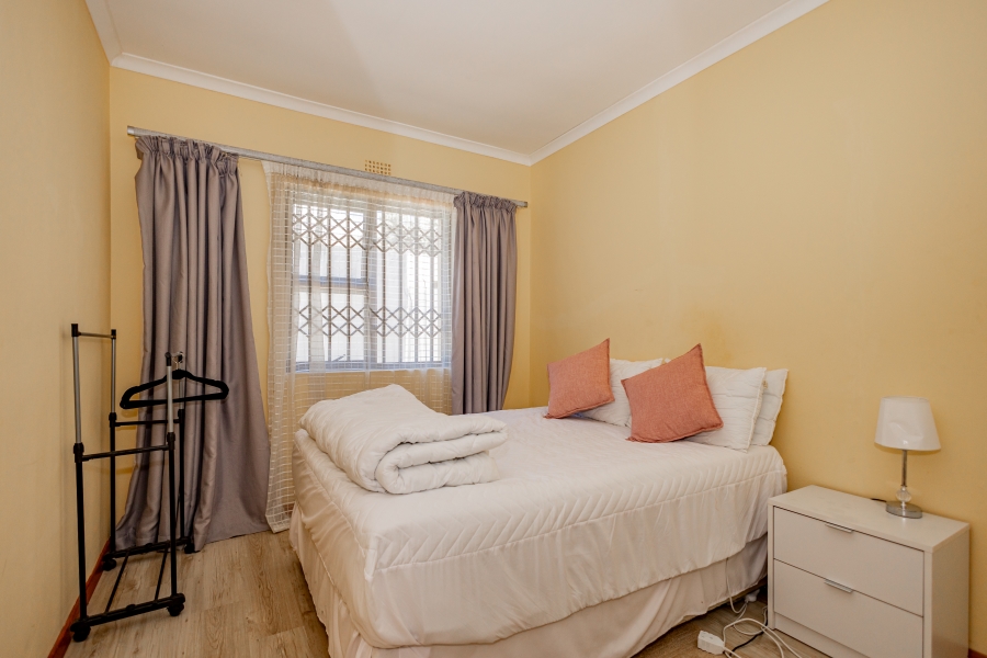 6 Bedroom Property for Sale in Sanddrift Western Cape